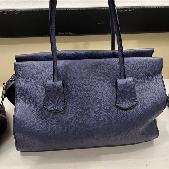Tod's Blue Leather Tote/Satchel. Exceptional Condition. - Picture 4 of 16